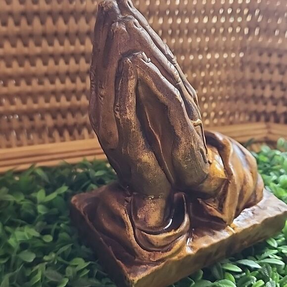 Vintage Chalkware Praying Hands With Bronze/Gold Tone Finish - Picture 5 of 10